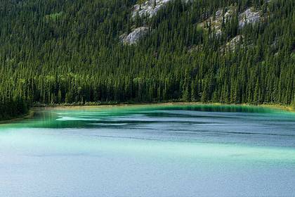 Emerald Lake, Yukon