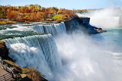 Breathtaking autumn view of Niagara Falls cascade.
