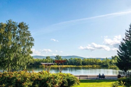 Scenic view of Craigleith Provincial Park with lake and greenery.