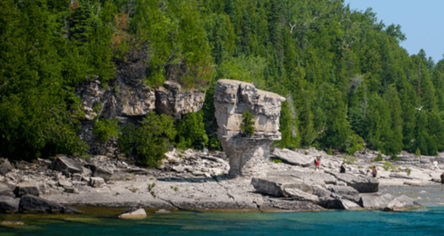 Scenic view of Flowerpot Islands rock formations and coastline.