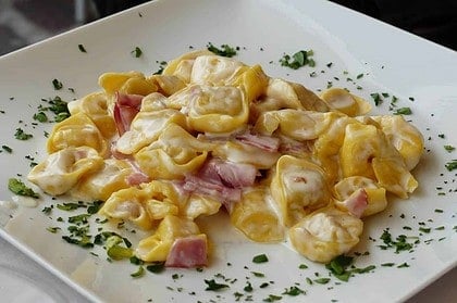 Creamy Tortellini Pasta with Ham and Parsley