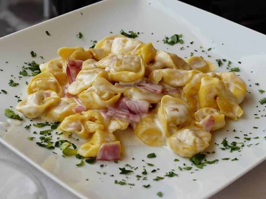 Creamy Tortellini Pasta with Ham and Parsley