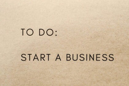 Entrepreneur to-do list with starting a business.