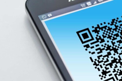 Smartphone screen displaying QR code.