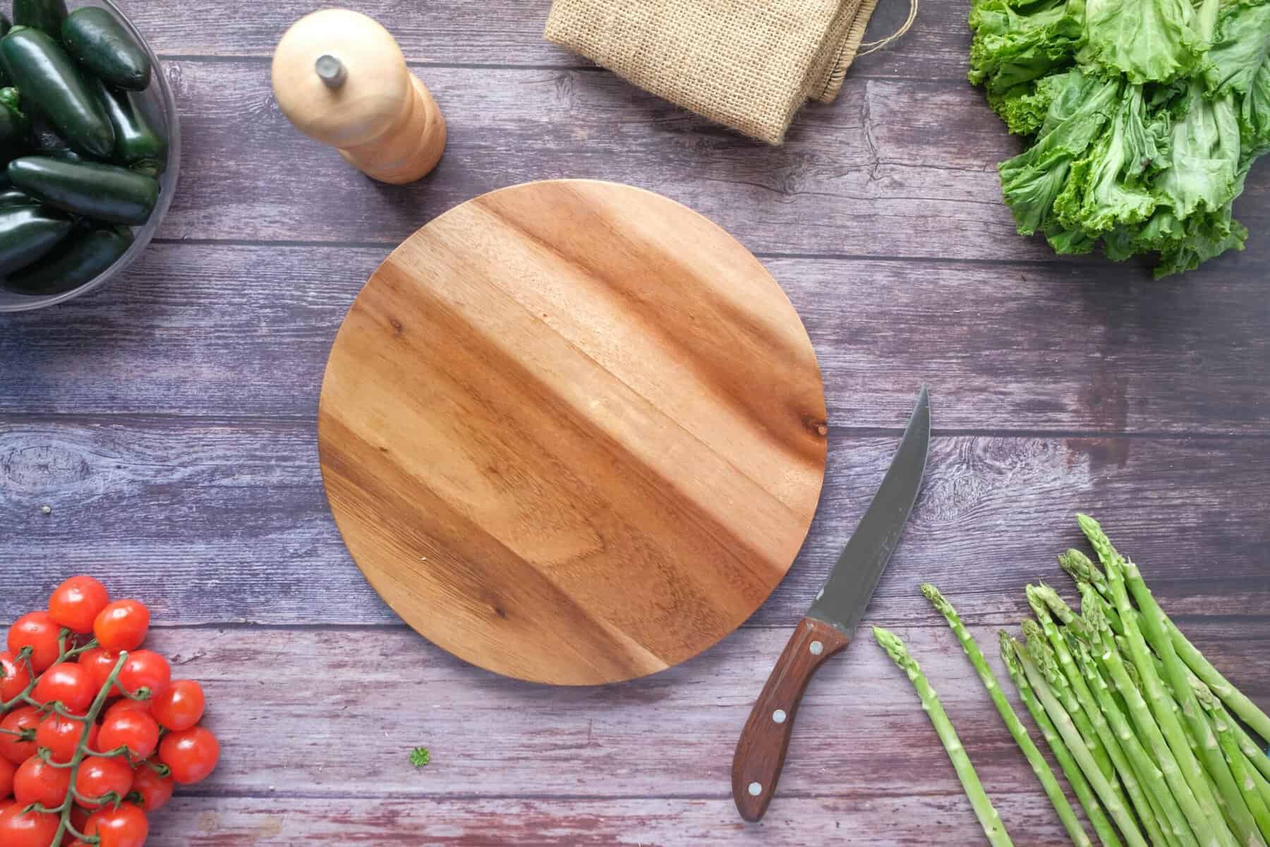 Cutting board and a knife
